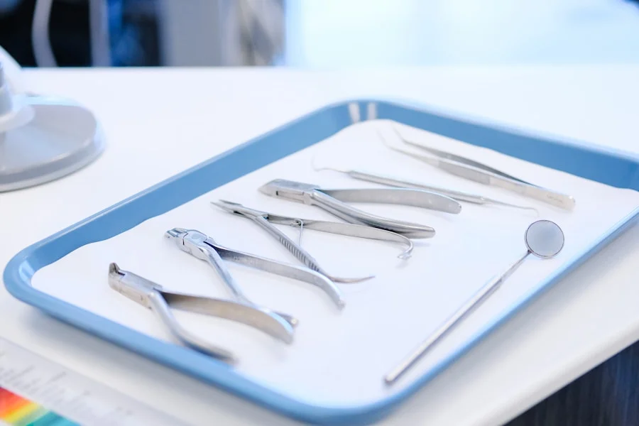 Surgical tooth extraction procedure